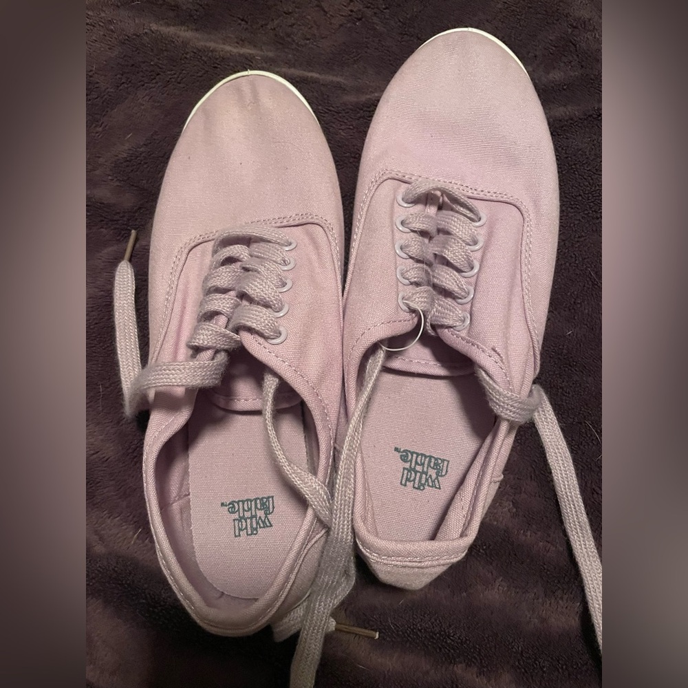 Wild Fable Women's light purple Canvas Sneakers